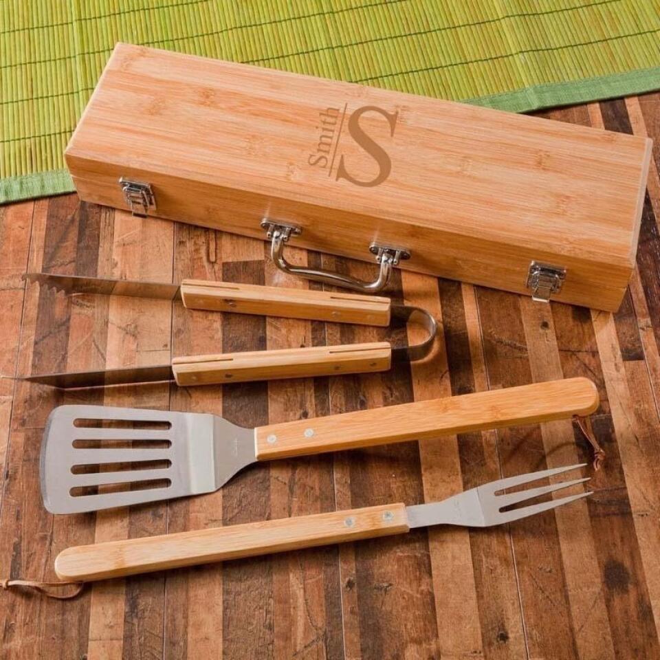 Personalized Grill Set - BBQ Set - Bamboo Case - 6 Designs