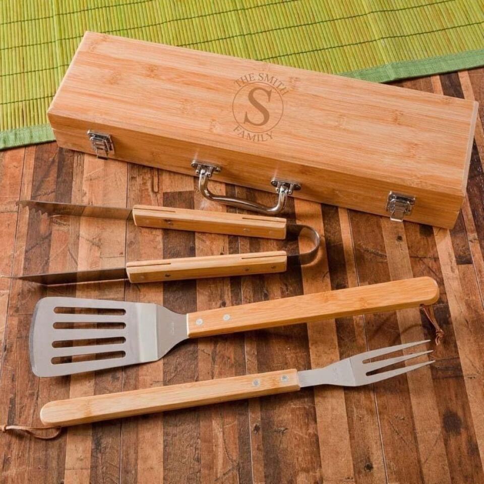 Personalized Grill Set - BBQ Set - Bamboo Case - 6 Designs