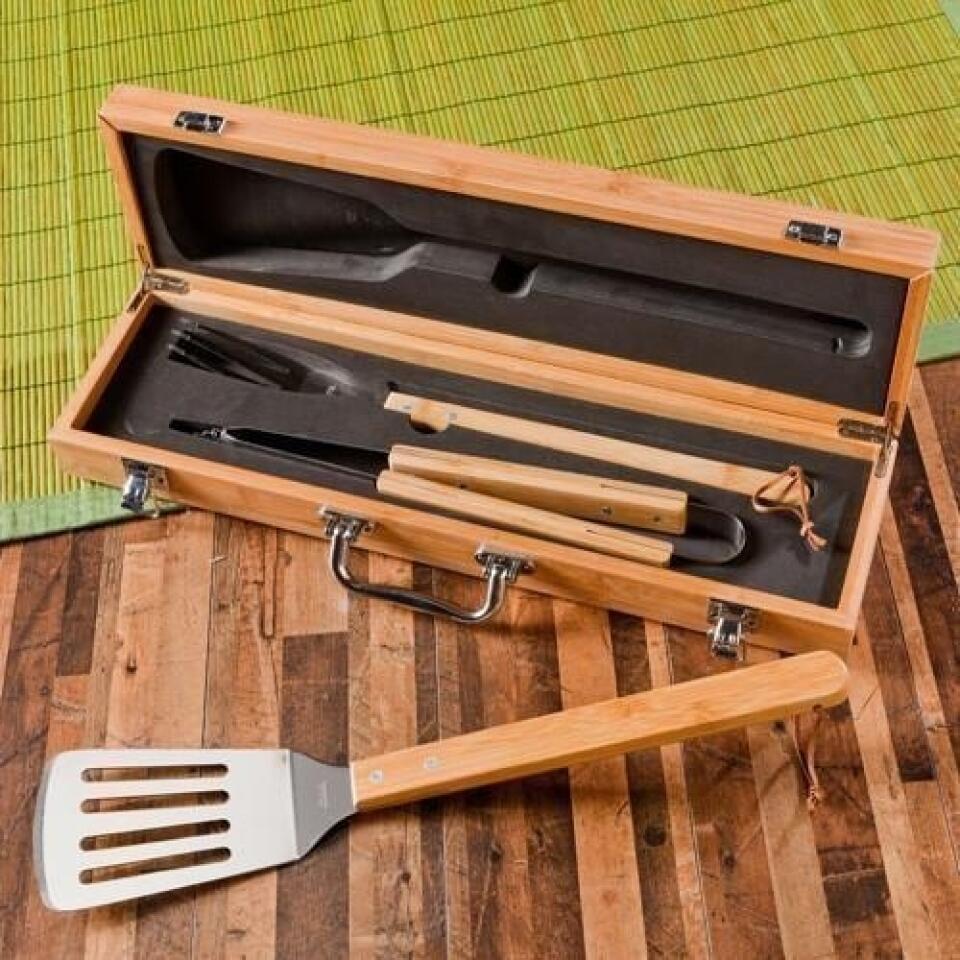 Personalized Grill Set - BBQ Set - Bamboo Case - 6 Designs