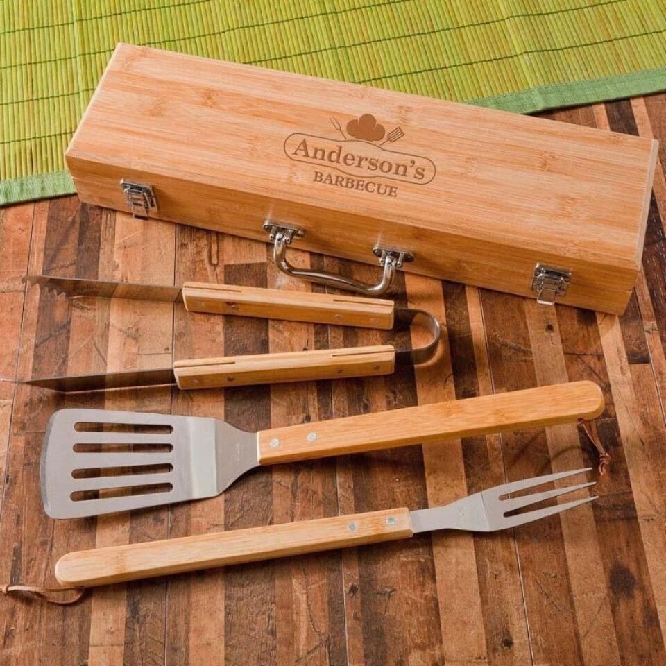 Personalized Grill Set - BBQ Set - Bamboo Case - 6 Designs