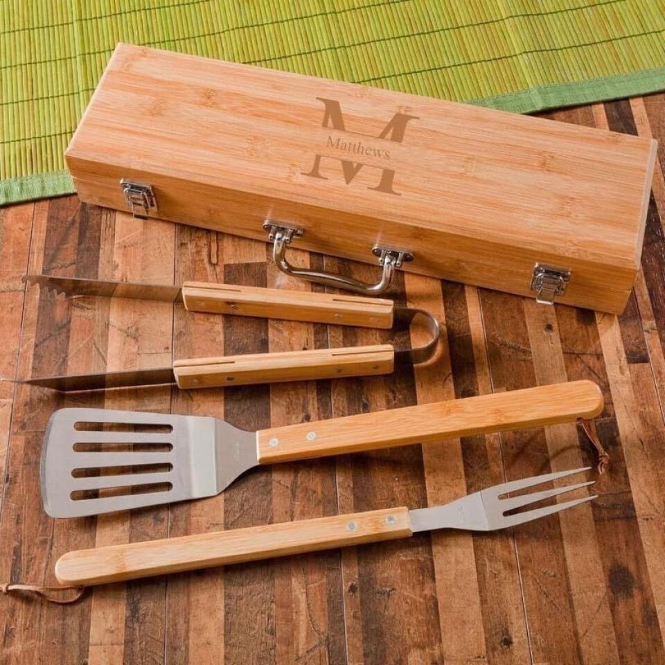 Personalized Grill Set - BBQ Set - Bamboo Case - 6 Designs